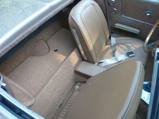 CORVETTE INTERIOR 3.jpg