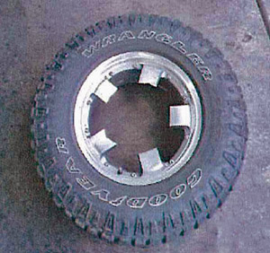 w4-cracked-aluminium-wheel-1.jpg