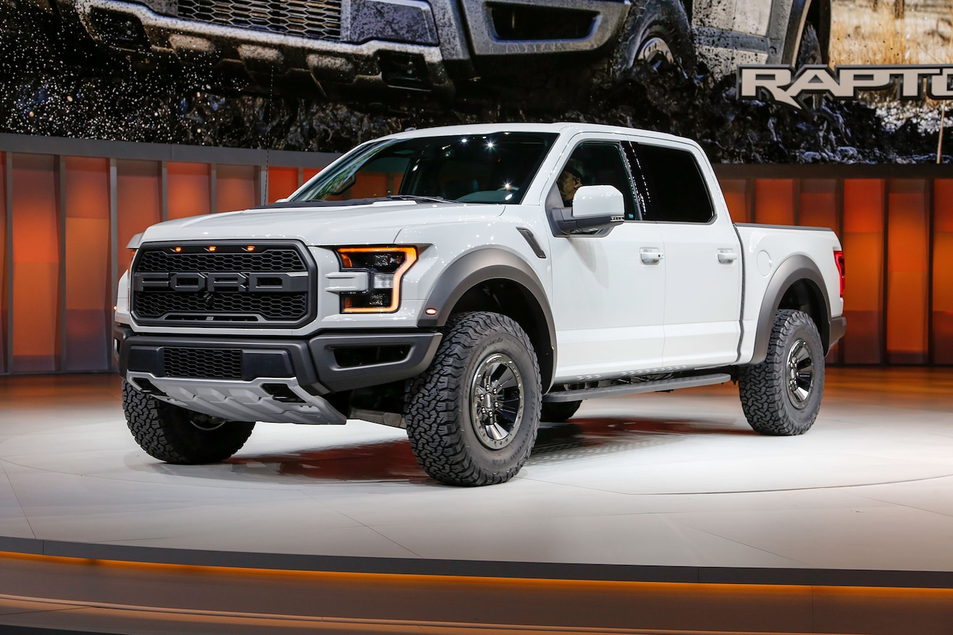 2017-Ford-F-150-Raptor-SuperCrew-front-three-quarter-02.jpg