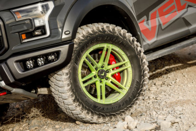 ford-raptor---20-vr-602-brushed-acid-green_31976626078_o.jpg