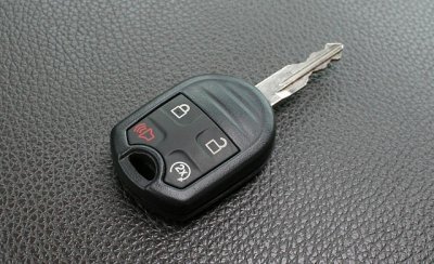 2011-ford-f-350-super-duty-lariat-key-photo-351250-s-1280x782.jpg