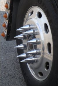 lug-nut-spike-covers-dsc02331.jpg