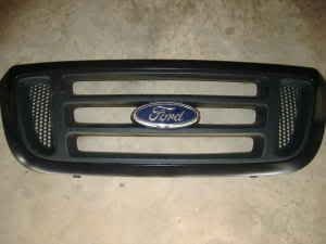 2004FordRangerGrille.jpg