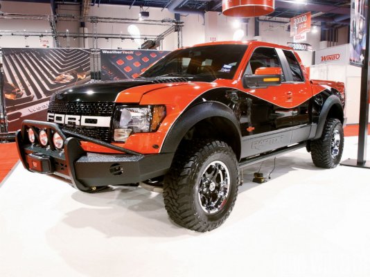 m_the_2010_sema_show+xtreme_outfitters_ford_raptor.jpg
