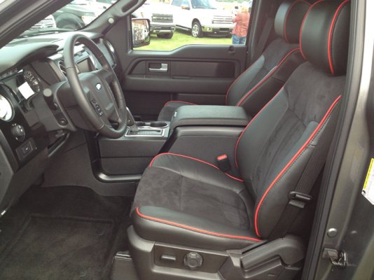 2014-Ford-F-150-Tremor-interior.jpg