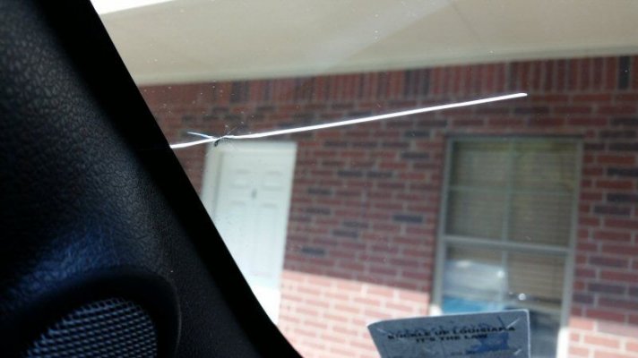 CrackedWindshield6.jpg