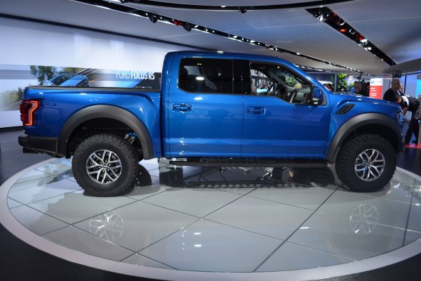 2017-ford-raptor-crew-cab-side-shot.jpg