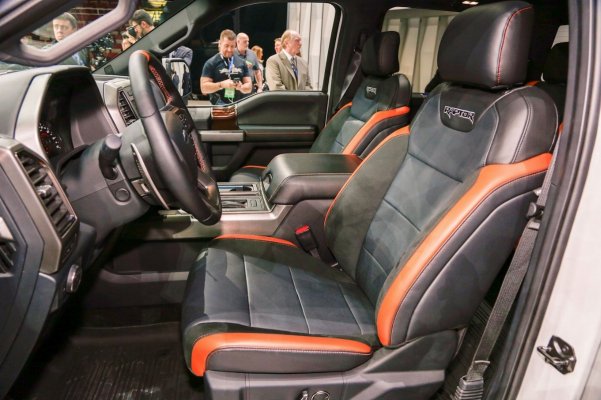 2017-Ford-F-150-Raptor-SuperCrew-seats-02.jpg