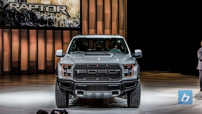 2017-Ford-Raptor-Super-Crew-Cab-2016-NAIAS-4.jpg