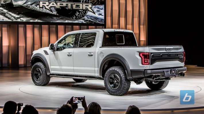 2017-Ford-Raptor-Super-Crew-Cab-2016-NAIAS-8.jpg