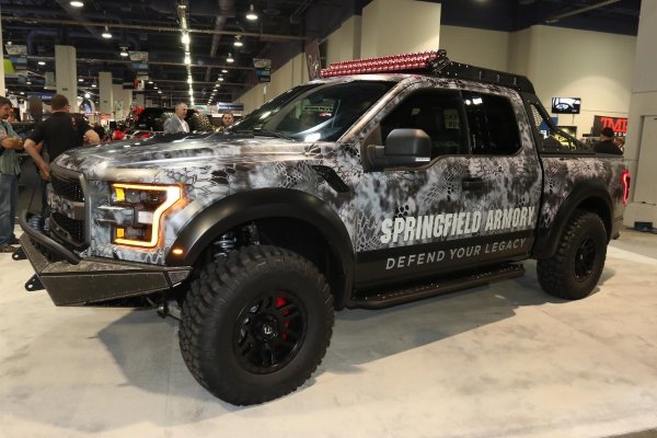 2017-add-ford-f-150-raptor-left-side-view.jpg