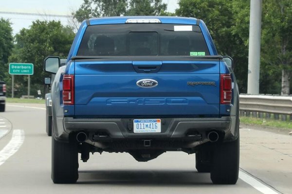 2018-ford-raptor-new-tail-gate.jpg