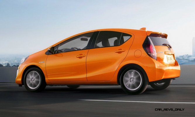 2015-Toyota-Prius-C-6.jpg