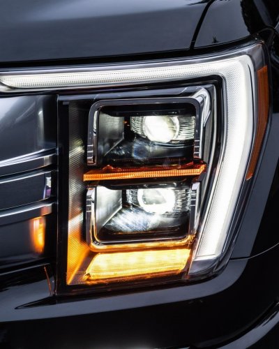 2021-ford-f-150-headlight-1601487528.jpg?crop=0.jpg