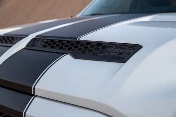 2021-Shelby-F-150-Exterior-006-Hood-Scoop-Close-Up-Official-Shelby-Photo-1122x748.jpg