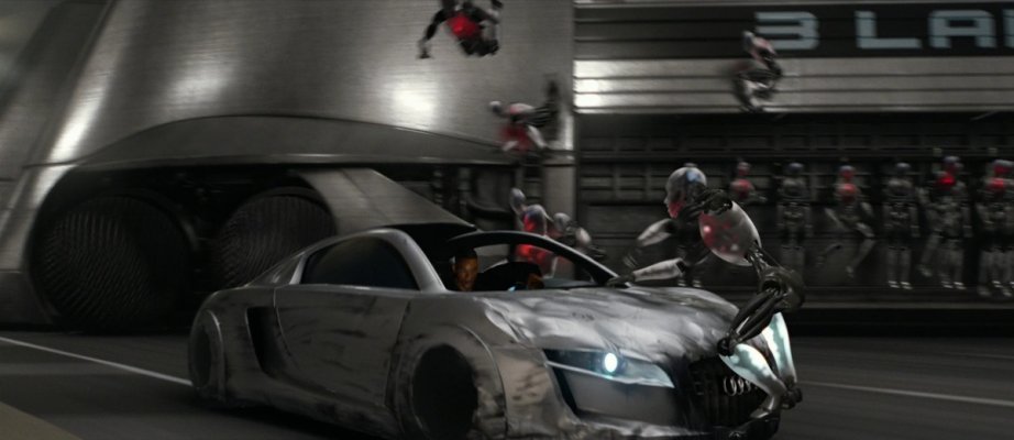 Audi-RSQ-Car-Driven-by-Will-Smith-in-I-Robot-48.jpg