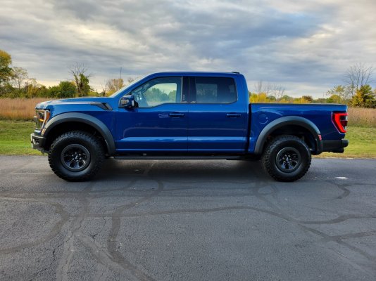 2022 Raptor 35s.jpg 2022 Raptor 35s.jpg