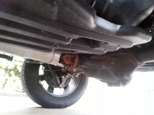 rust axle.jpg