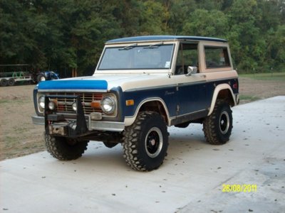 75 Bronco with Swampers2.jpg