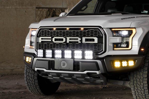 2017_ford_raptor_ss5_grille_creative_driver_on.jpg