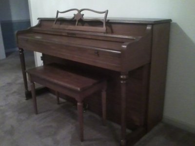 Henry F. Miller spinet piano 1.jpg